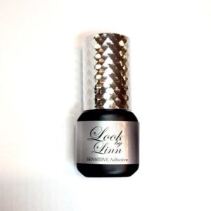 Look by Linns Sensitive lim ✨✨ BLACK FRIDAY betyder 40% på samtliga lim, pincetter och pads hos Look by Linn ✨ www.lookbylinn.se